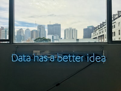 有数据的白色建筑有更好的文字标识